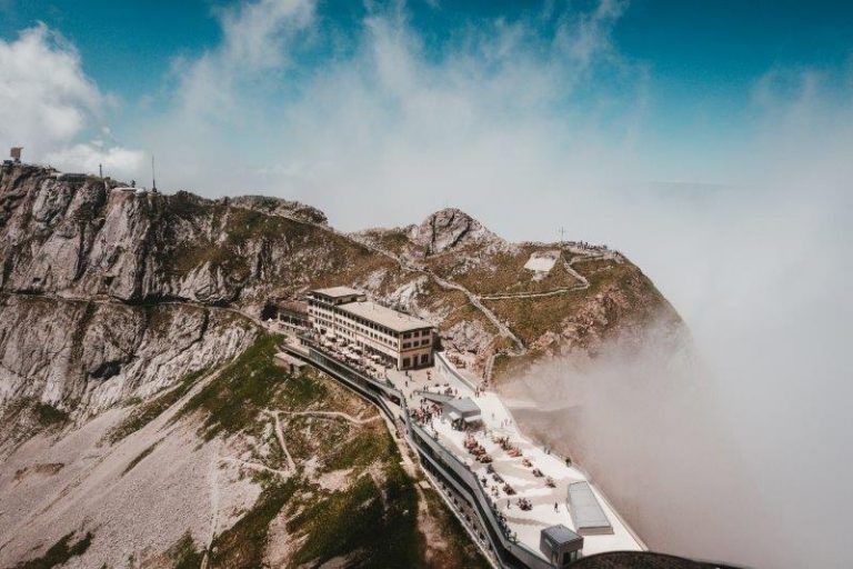 ¿Cómo subir al Monte Pilatus en el tren cremallera?